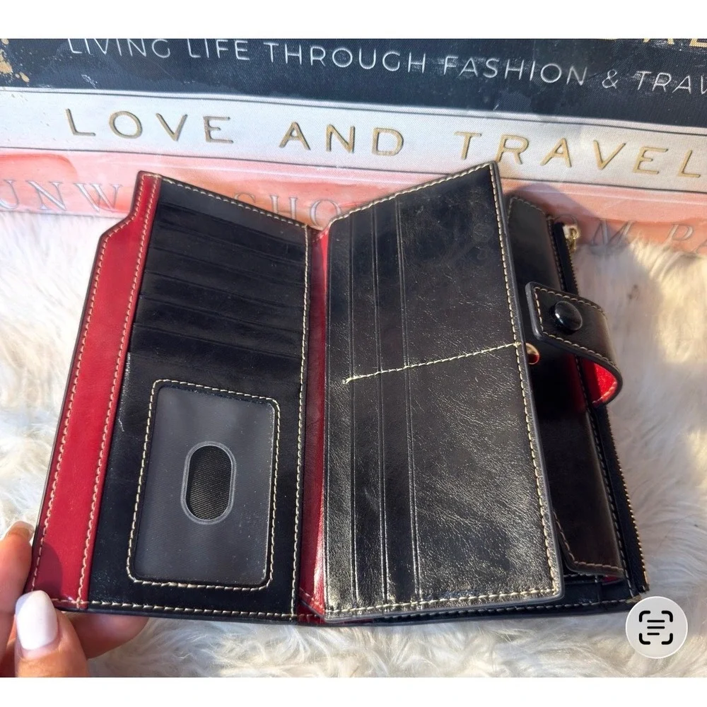 Andoilt Womens Black Bifold Wristlet Wallet Red Interior Gold Hardware Large